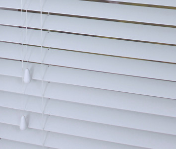 Wellingborough blinds 63mm privacy pure white open